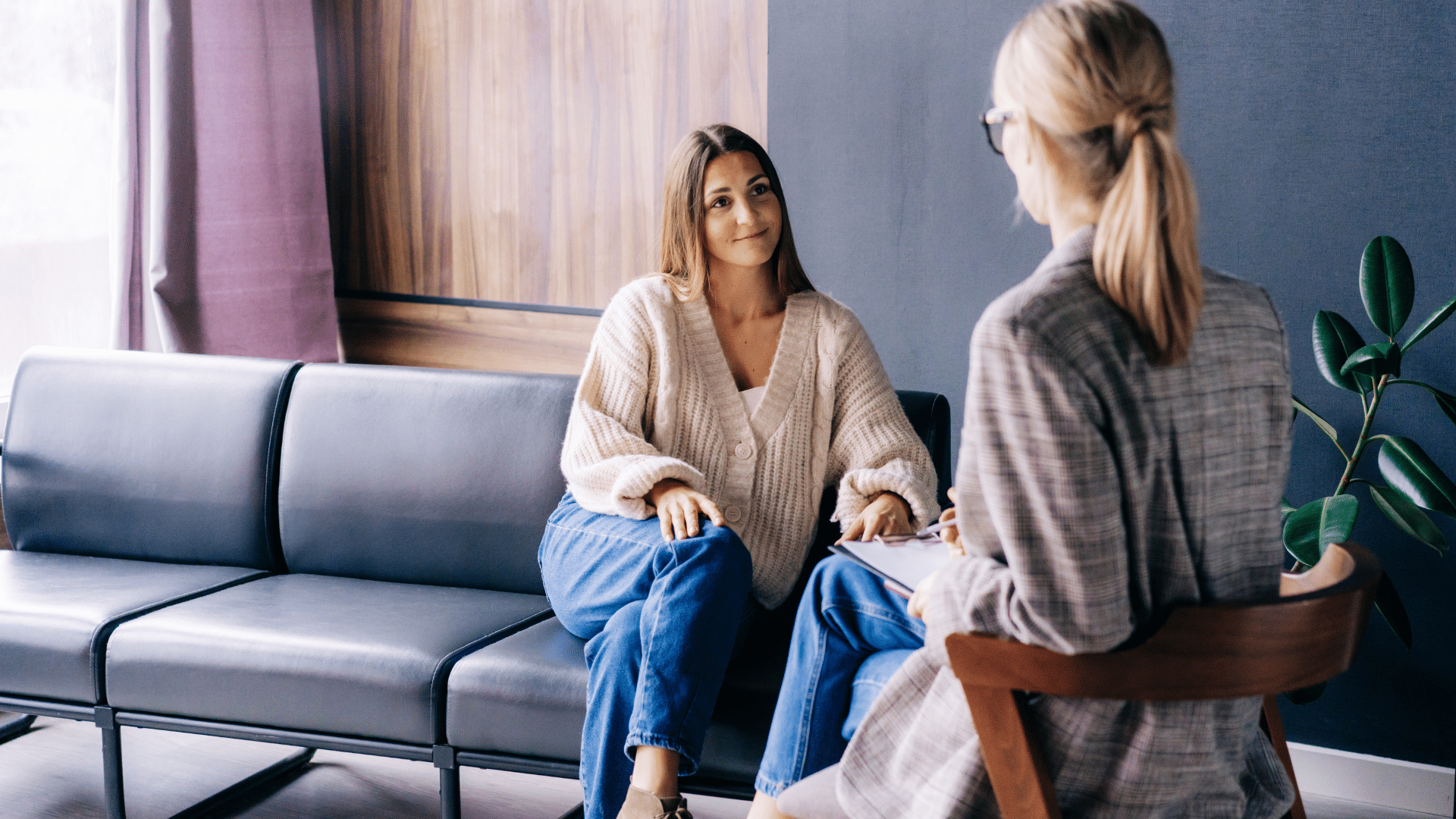 Aprenda como aproveitar ao máximo suas sessões de terapia, explorando temas essenciais e superando bloqueios emocionais com autenticidade e confiança.