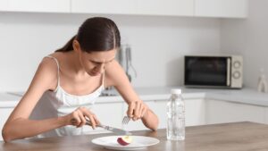 Descubra os sinais de alerta da anorexia e bulimia