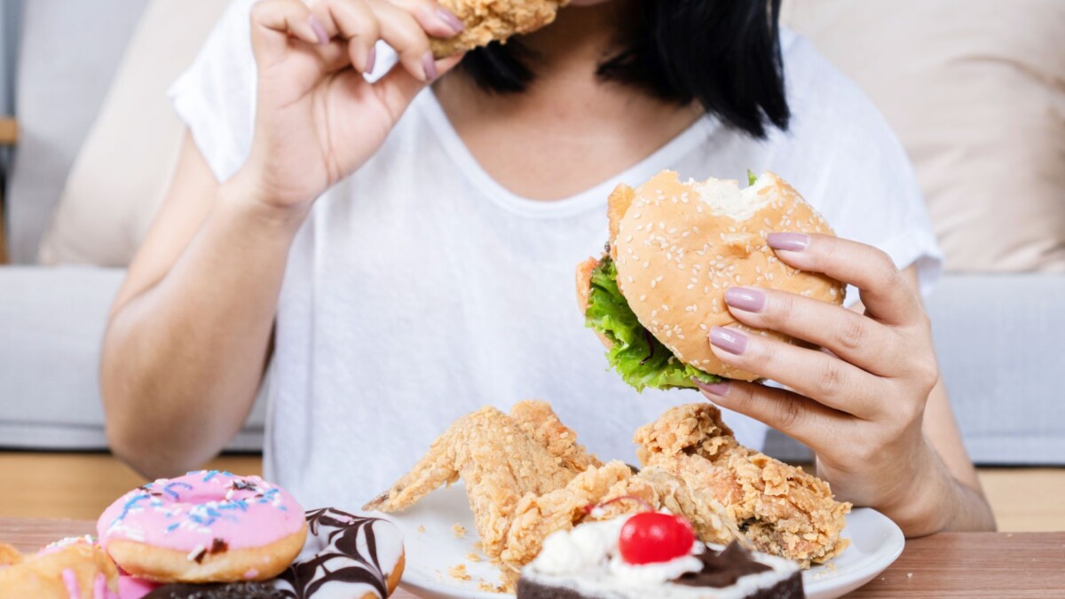 Entenda a compulsão alimentar periódica